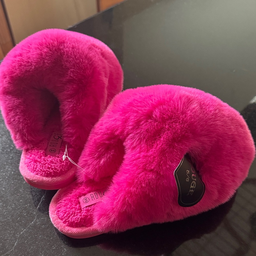 Plush Pink Woman’s Slippers